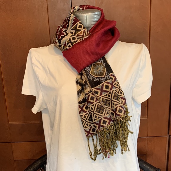 Thick shawl or scarf, heavier and warmer - Picture 7 of 11